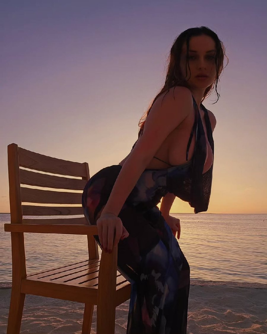 Sexy girl Miranda Faith nude in Brampton