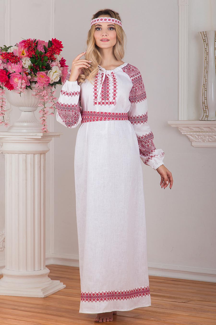 Women in Slavic costumes in Brampton