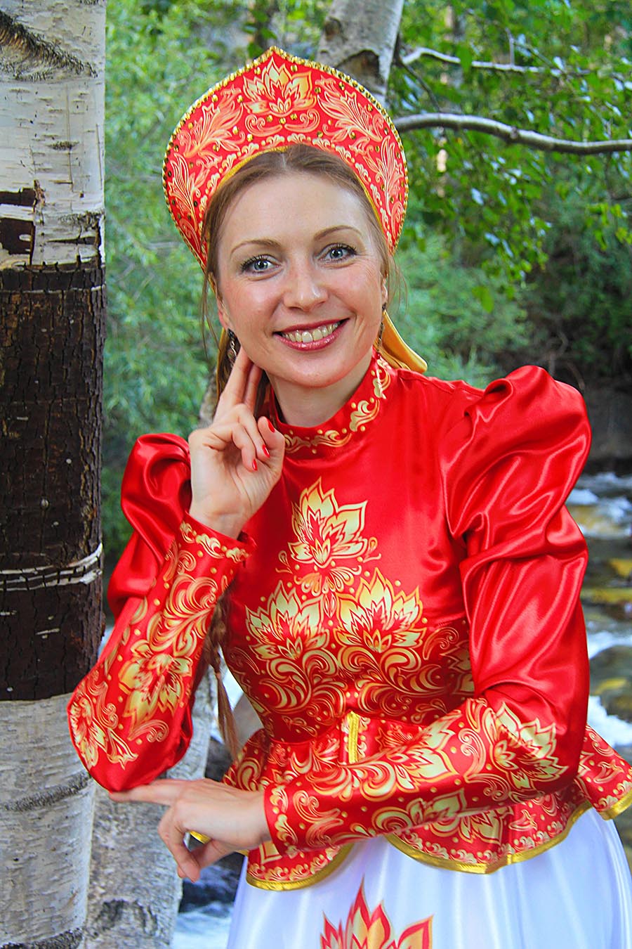 Women in Slavic costumes in Brampton